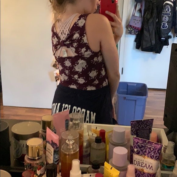 Crop top tank top with a bow - Picture 3 of 3